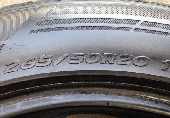 ยาง Aurora 265 50 20 ปี13 ดอกเยอะ พร้อมใช้งาน ราคาไม่แพง