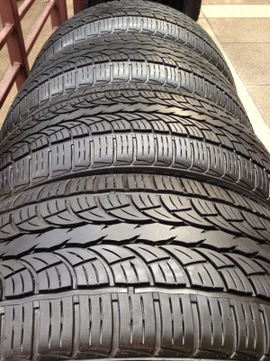 ยาง Mozzo 265 40 22 ปี15 ดอกเต็ม ไม่มีปะ ใช้งานน้อยมาก เนื้อนิ่มสุดๆ ราคาไม่แพง