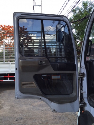 ขายรถ6ล้อHino FC4Jสิงห์ 140แรงม้าตู้แห้งประตู10บาน ยาว5.60ม