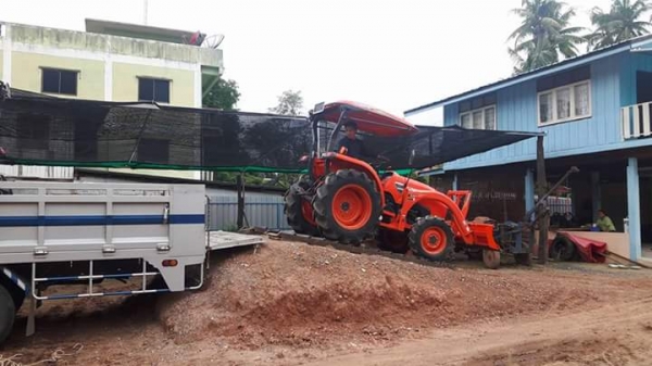 ปัญญาแทรคเตอร์..จัดมาให้ครับ ด่วน!!!คูโบต้า L3608SP พร้อมใบมีดคานบนSD160 พร้อมผาน6&times;22ใหม่ เล่มทะเบียนพร้อม จัดส่ง อ.เสริมงาม จ.ลำปาง