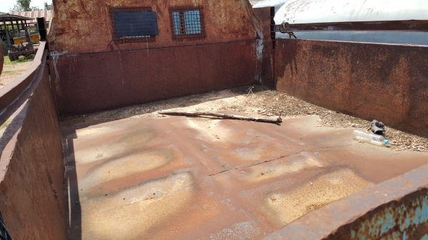 ขายด่วนรถ6ล้อดัมพ์หน้ายาวโตโยต้า เครื่อง 6BB1 มีสโลว์กลาง เฟืองท้ายฟูโซ่ รถมีทะเบียนขาดชุดโอน ทะเบียนขาดหลายปี ขายตามสภาพปัจจุบัน รถยังใช้งานได้ดี  สนใจติดต่อ ราชานำโชค 0814747555  555 ม.5 ต.อรัญญิก อ.เมือง จ.พิษณุโลก