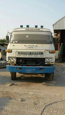 ขาย10ล้อ2เพลานิสสันแก็สNGV 275แรง ทะเบียนครบ หัวแชชซี PE6H