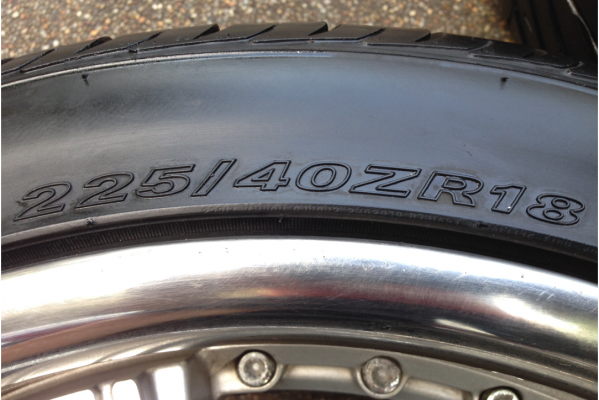 ล้อ Trafficstar ขอบ18 สภาพสวย ไม่มีซ่อม พร้อมยางปลายปี14 ดอกเต็ม ราคาไม่แพง