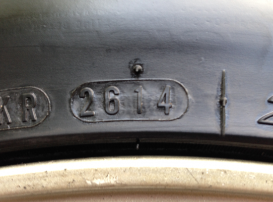 ล้อ Trafficstar ขอบ18 สภาพสวย ไม่มีซ่อม พร้อมยางปลายปี14 ดอกเต็ม ราคาไม่แพง