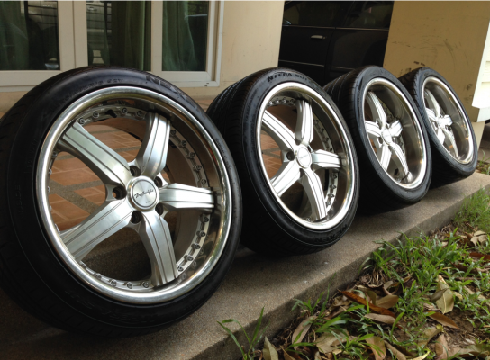 ล้อ Trafficstar ขอบ18 สภาพสวย ไม่มีซ่อม พร้อมยางปลายปี14 ดอกเต็ม ราคาไม่แพง