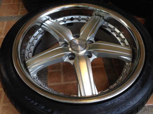 ล้อ Trafficstar ขอบ18 สภาพสวย ไม่มีซ่อม พร้อมยางปลายปี14 ดอกเต็ม ราคาไม่แพง