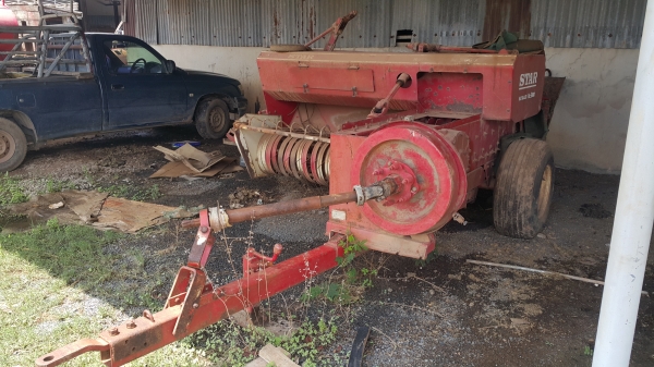 ขายเครื่องอัดฟาง STAR HAY BALOR MR3000 ขาย2เครื่อง ในราคาเครื่องเดียว