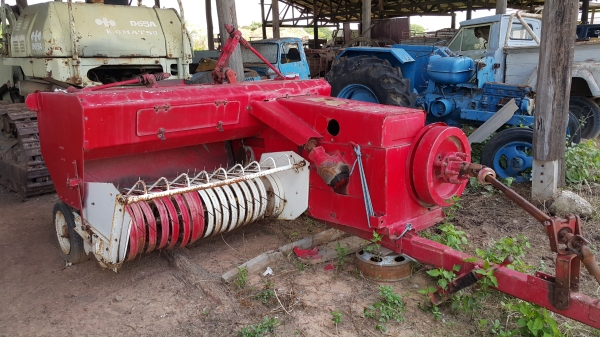 ขายเครื่องอัดฟาง STAR HAY BALOR MR3000 ขาย2เครื่อง ในราคาเครื่องเดียว