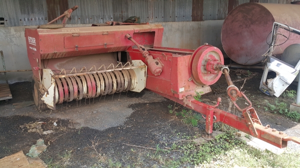 ขายเครื่องอัดฟาง STAR HAY BALOR MR3000 ขาย2เครื่อง ในราคาเครื่องเดียว