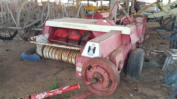 ขายเครื่องอัดฟาง International 440 รถสวยใช้น้อย ขายเพียง 120000