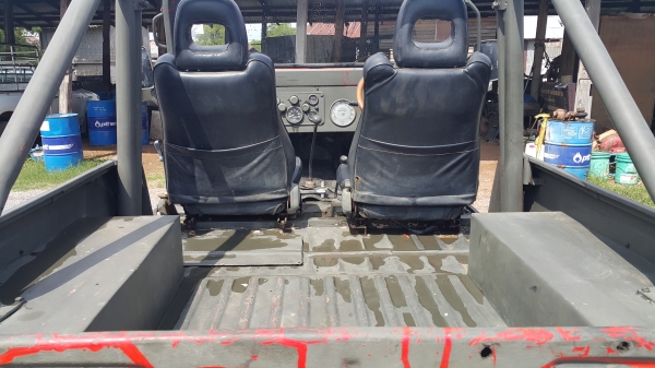 ซื้อ 1 แถม1 (แถม Jeep wrangler จักรยาน) ขายรถ Jeep CJ6 ยางใหญ่สภาพดีมาก พวงมาลัยพาวเวอร์ ทะเบียนเต็มพร้อมโอน เครื่อง Mitsu-4DR6 ชายถูกๆ 300000