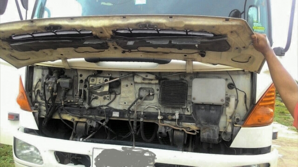 ขายด่วนครับ หัวลาก HINO 320 ปี48 เครื่องP11C รถสวยพร้อมใช้งานครับ