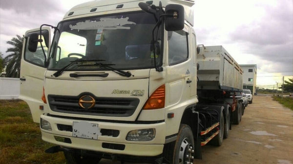 ขายด่วนครับ หัวลาก HINO 320 ปี48 เครื่องP11C รถสวยพร้อมใช้งานครับ