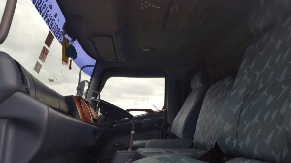 ขายด่วนครับ หัวลาก HINO 320 ปี48 เครื่องP11C รถสวยพร้อมใช้งานครับ