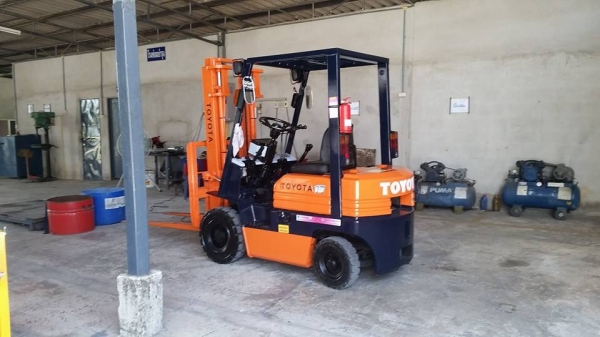 มองหารรถตักยางพารางาเท. นึกถึงร้านพีทีเอ. ชลบุรี0818342060 มองหารรถตักยางพารางาเท. นึกถึงร้านพีทีเอ. ชลบุรี0818342060