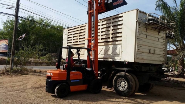 มองหารรถตักยางพารางาเท. นึกถึงร้านพีทีเอ. ชลบุรี0818342060 มองหารรถตักยางพารางาเท. นึกถึงร้านพีทีเอ. ชลบุรี0818342060