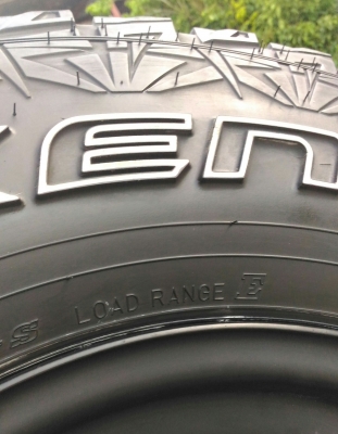 ปรับราคาเหลือ 16,800 ขายล้อลายRock 16x8 พร้อมยาง265/75/16 สวยๆ