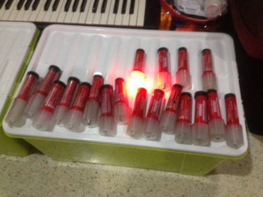 ไฟฉุกเฉินเป็น LED เอาติดรถใว้ใช้งานเก่าญี่ปุ่นเเท้สภาพดีใช้งานได้ปกติอันละ