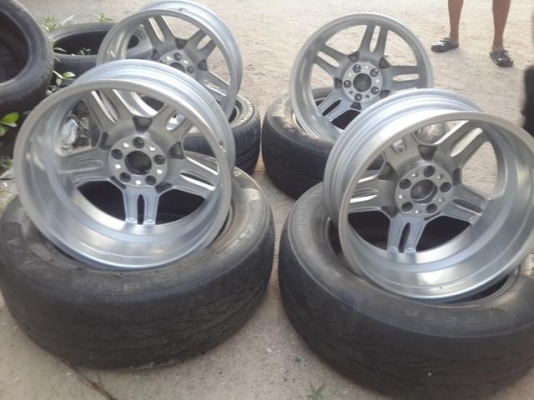 ขายล้อamg st4 R 18หน้า 8 หลัง 9ล้อ คับ