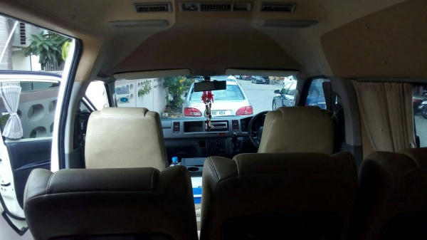 ขายรถตู้โตโยต้า Commuter รถยนต์ส่วนบุคคล รุ่นปี 2008 สีขาว เครื่องยนต์เบนซินหัวฉีด ติดแก๊ส เครื่องดีเครื่องเดิมโทรติดต่อ ตุ๊กตาเจ้าของรถโดยตรง Tel. 08791-0721