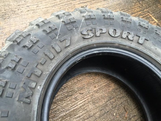 ยางsilverstone MT-117 ขนาด285/75/16  ดอกสวยหนา สภาพดี แก้มยางสวย