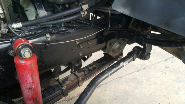 ขายด่วนสิบล้อเพลาเดียว เมกก้า220แรง ปี48.รถสวยเดิมบาง ยางเต็มเรเดียน หัวสีเดิม คัสซีสวยทั้งเส้น