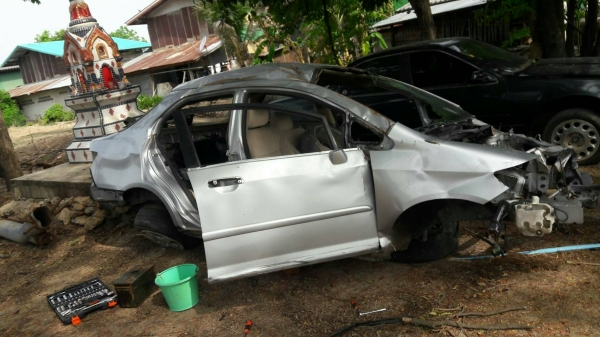 ขายซากรถพร้อมทะเบียน Honda city ขายซากรถพร้อมทะเบียน Honda city