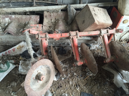 ขายรถไถ KUBOTA RT 140 สภาพดีเดิมๆพร้อมใช้งาน อุปกรณ์ครบ 3 ชิ้น