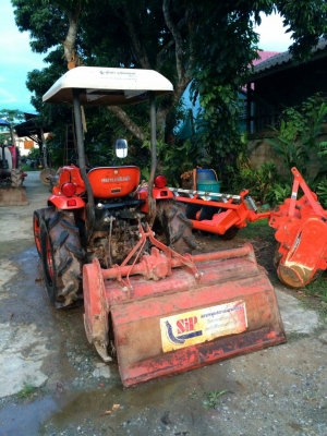 ขายรถไถ KUBOTA RT 140 สภาพดีเดิมๆพร้อมใช้งาน อุปกรณ์ครบ 3 ชิ้น