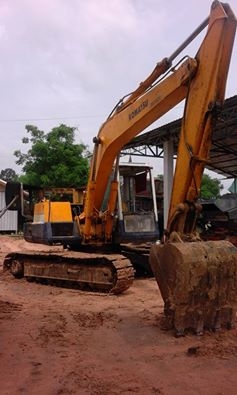 รถแบ็คโฮ PC120-3 ราคา 450,000.- พร้อมใช้งาน 092-9808941