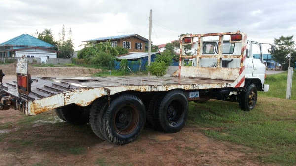 รถเทรนเลอร์ Hino - รุ่น FN177LA มีทั้งหมด 2 คัน