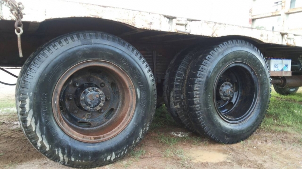 รถเทรนเลอร์ Hino - รุ่น FN177LA มีทั้งหมด 2 คัน