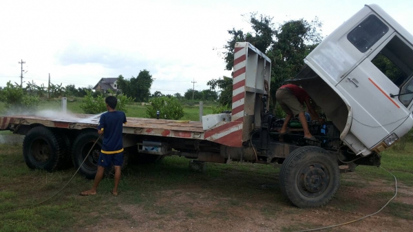 รถเทรนเลอร์ Hino - รุ่น FN177LA มีทั้งหมด 2 คัน