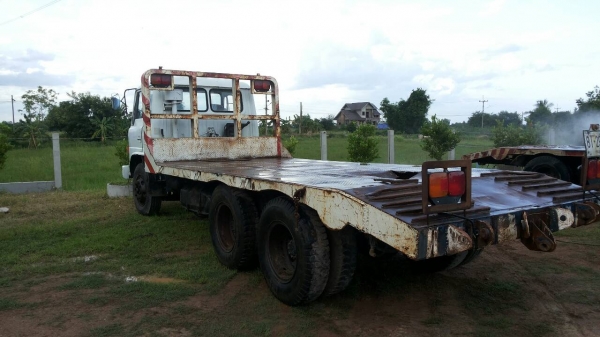 รถเทรนเลอร์ Hino - รุ่น FN177LA มีทั้งหมด 2 คัน