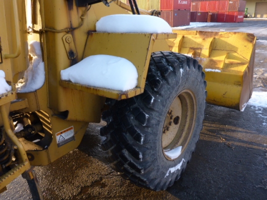 รถตัก Caterpillar 910F-2 นำเข้าจากญี่ปุ่น โทร. 080-6565422 (หนิง)