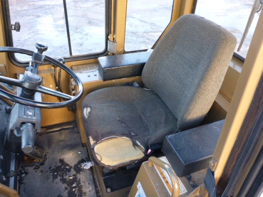 รถตัก Caterpillar 910F-2 นำเข้าจากญี่ปุ่น โทร. 080-6565422 (หนิง)