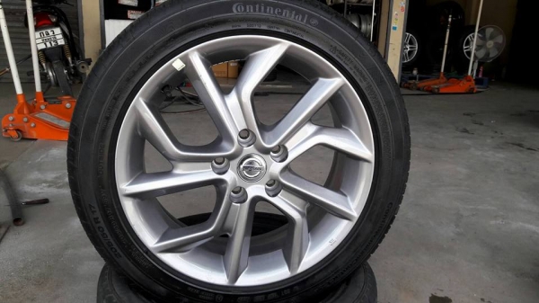 ขายล้อแม็กป้ายแดง nissan pulsar 17"ยางปี15 สนใจติดต่อ ตาเล็ก ล้อและยางครับ 081-3747940