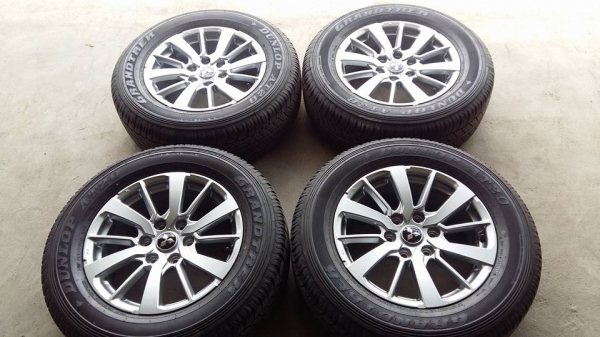ขายล้อแม็กป้ายแดง pajero 18" ยางปี16 สนใจติดต่อ ตาเล็ก ล้อและยางครับ 081-3747940