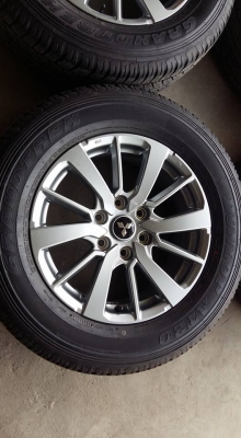 ขายล้อแม็กป้ายแดง pajero 18" ยางปี16 สนใจติดต่อ ตาเล็ก ล้อและยางครับ 081-3747940