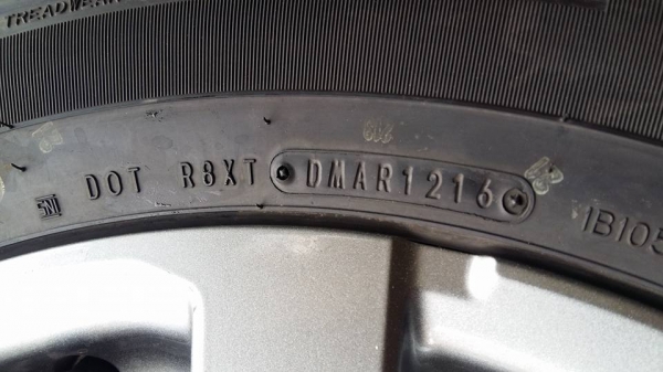 ขายล้อแม็กป้ายแดง pajero 18" ยางปี16 สนใจติดต่อ ตาเล็ก ล้อและยางครับ 081-3747940