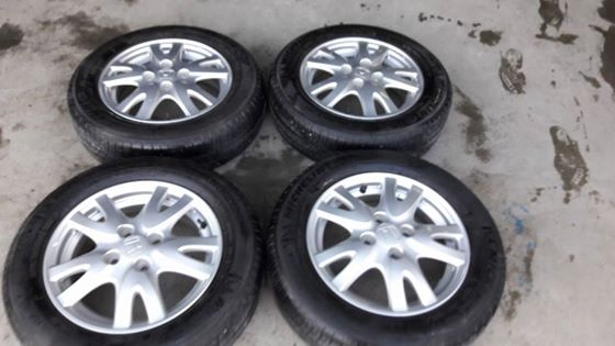 ขายล้อแม็ก honda brio 14" ยางปี12 สนใจติดต่อ ตาเล็ก ล้อและยางครับ 081-3747940