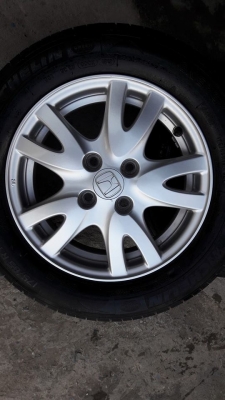 ขายล้อแม็ก honda brio 14" ยางปี12 สนใจติดต่อ ตาเล็ก ล้อและยางครับ 081-3747940