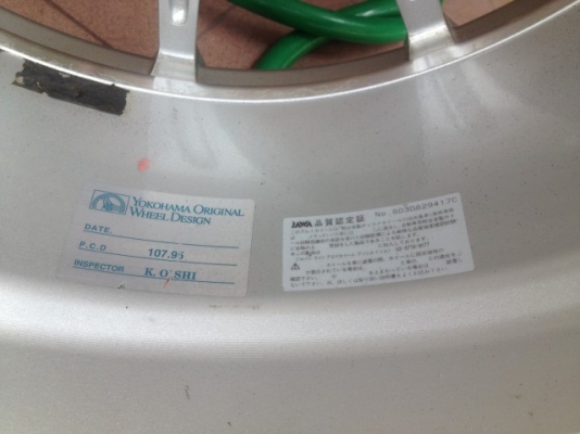 ล้อเเท้ KR 17กว้าง7นิ้วครึ่งอ๊อฟ40 5รู108 เก่าญี่ปุ่นเเท้สีเดิมๆยางติดมาใช้ไม่ได้เเล้ว ล้อเเท้ KR 17กว้าง7นิ้วครึ่งอ๊อฟ40 5รู108 เก่าญี่ปุ่นเเท้สีเดิมๆยางติดมาใช้ไม่ได้เเล้ว