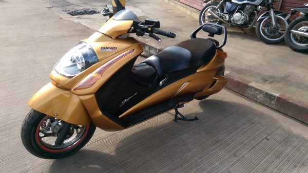 ขายคับ SUZUKI GEMMA250 ปี2009 สีสวย เดิมๆ ยางหน้าหลังพึงเปลี่ยน ทะเบียนพร้อมโอนไม่ขาดต่อ ราคา 165000 บาท ส่งได้ทั่วไทยคับ สนใจติดต่อ 081-0578282 FACEBOOK ชาญณรงค์ ป๊อป ชัยอมฤต ไอดีไลน์ POPBIGBIKESAKON คับ สนใจรถสวย ถูก ดี ต้อง POP BIGBIKE SAKONNAKHON คลิป