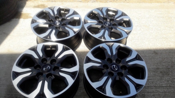 ขายล้อแม็กป้ายแดง Mazda bt50 17"   สนใจติดต่อ ตาเล็ก ล้อและยางครับ 081-3747940