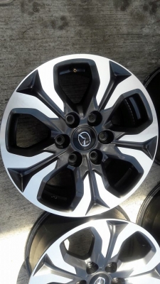 ขายล้อแม็กป้ายแดง Mazda bt50 17"   สนใจติดต่อ ตาเล็ก ล้อและยางครับ 081-3747940