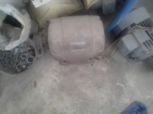 ขายมอเตอร์สามสาย  5hp  hitachi