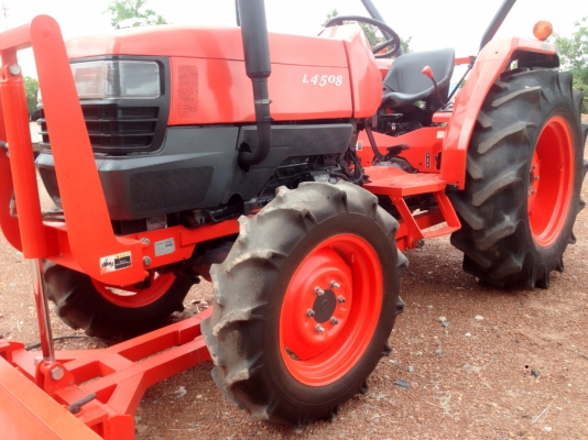 ขาย L4508. 4WD ใบดันหน้า