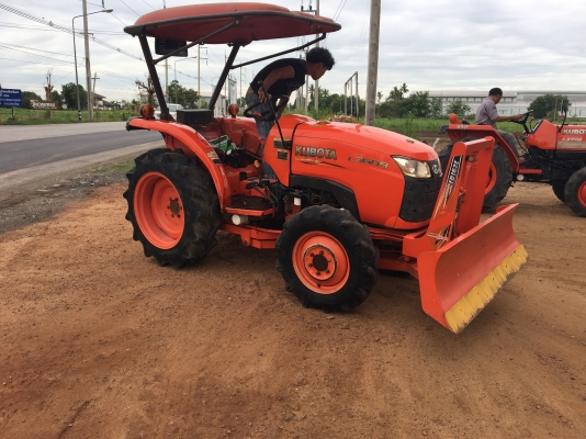 ขายรถไถคูโบต้า L3608ราคา290000บาท  มีไบมีดตราช้างและโลตาลี้ตราช้างพร้อมใช้งานสายๆครับสนใจ โทร0813655997 อำพร พาเจริญ ต วังบัว อ คลองขลุง จ กำแพงเพชร