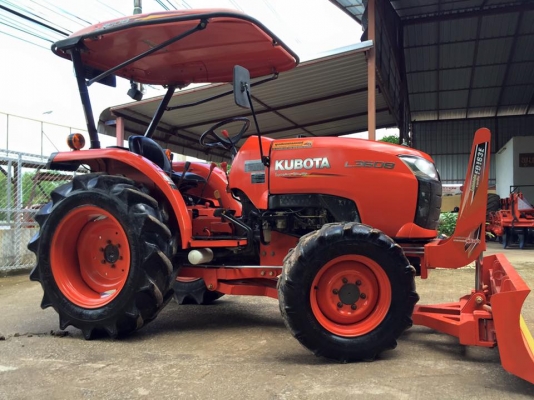 ขายรถไถ Kubota L3608(4WD) พร้อมใบมีดและผานพรวนLCSใหม่ รถสวยพร้อมใช้งาน